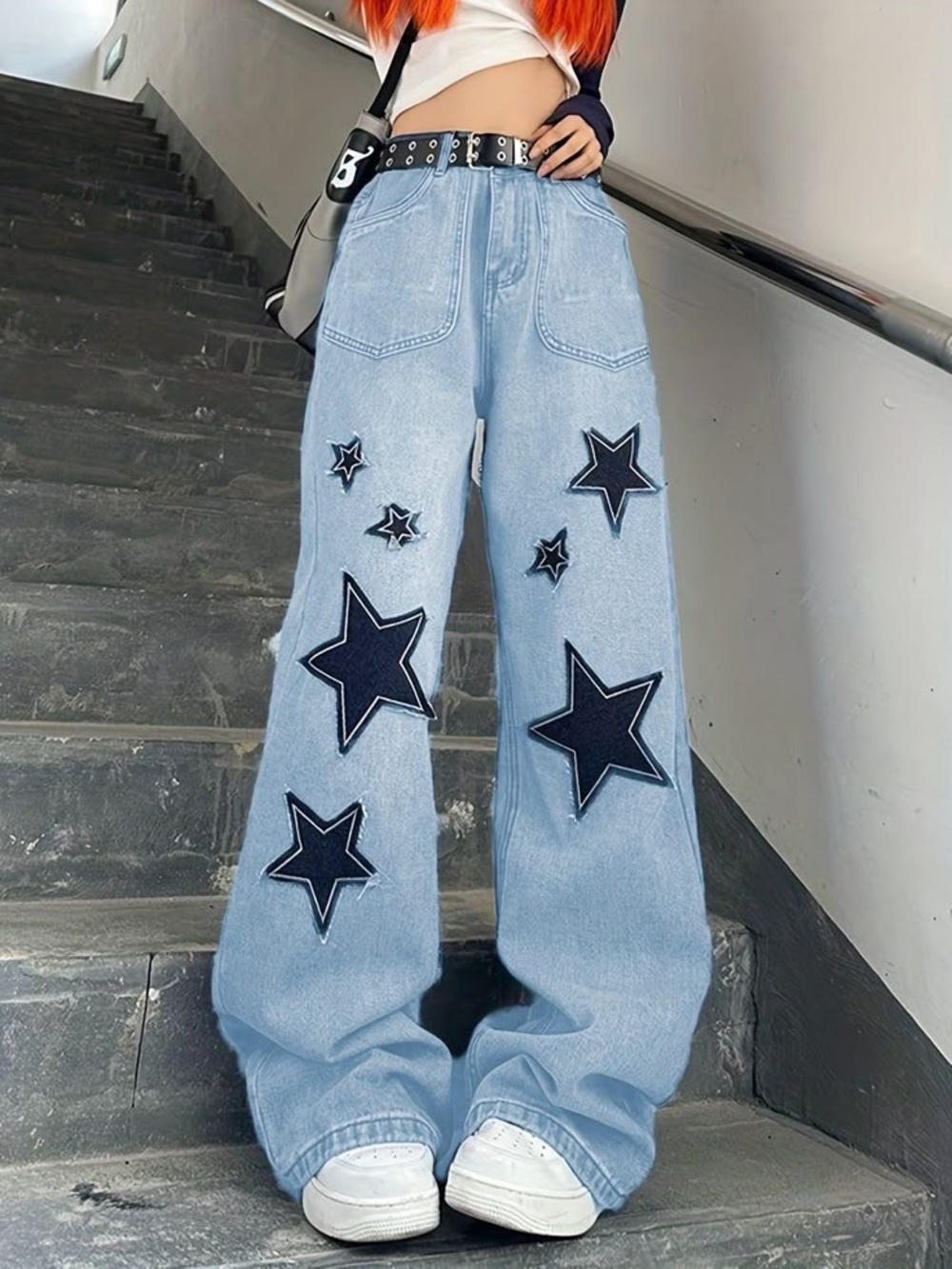 Light Blue Wide Legged Star Design Jeans Size Large